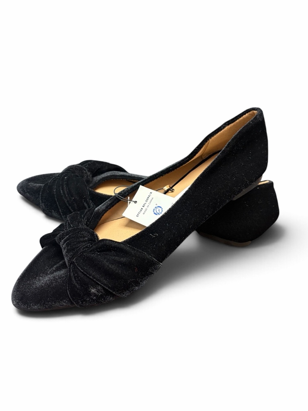 Black Velvet Knot Pointed-Toe Flats